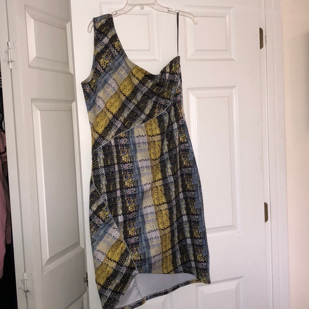 🔥 SEE PICS Project Runway One Shoulder Dress